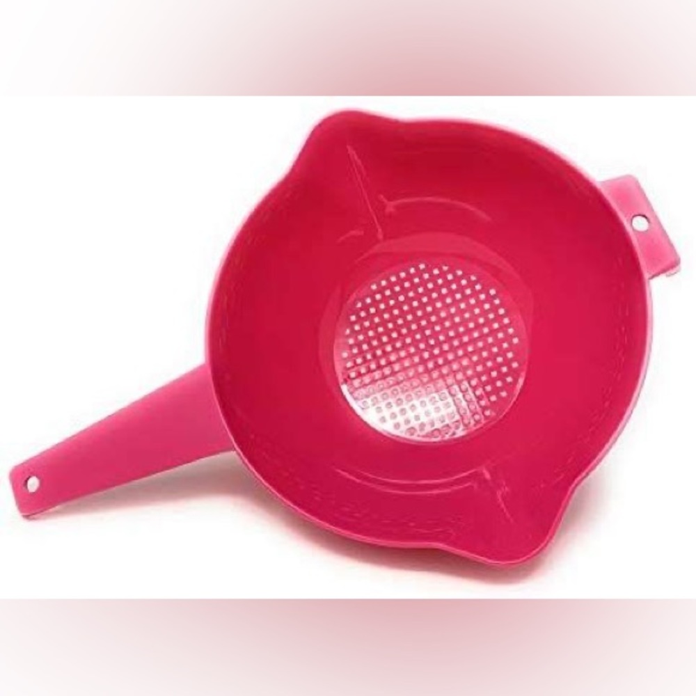 New TUPPERWARE - Large Strainer 2QT